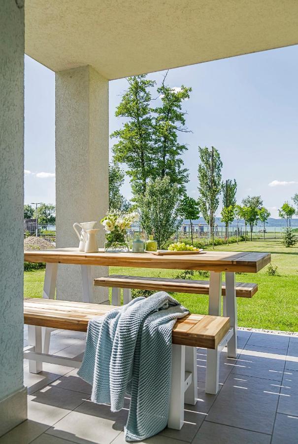 Blue Apartments Balatonlelle Esterno foto